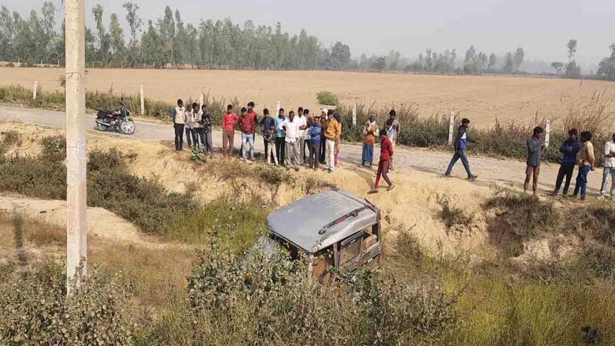 Hardoi: Two Died and five injured in accident