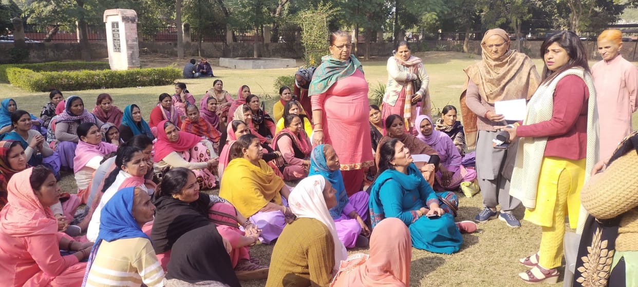 Anganwadi workers staged protest against not getting the rent of the centers for one year