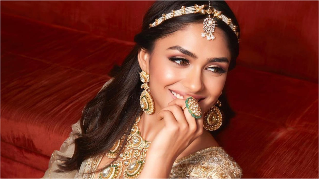 Wedding Fashion Take Inspiration From Mrunal Thakur Latest Saree Look See Photos Images
