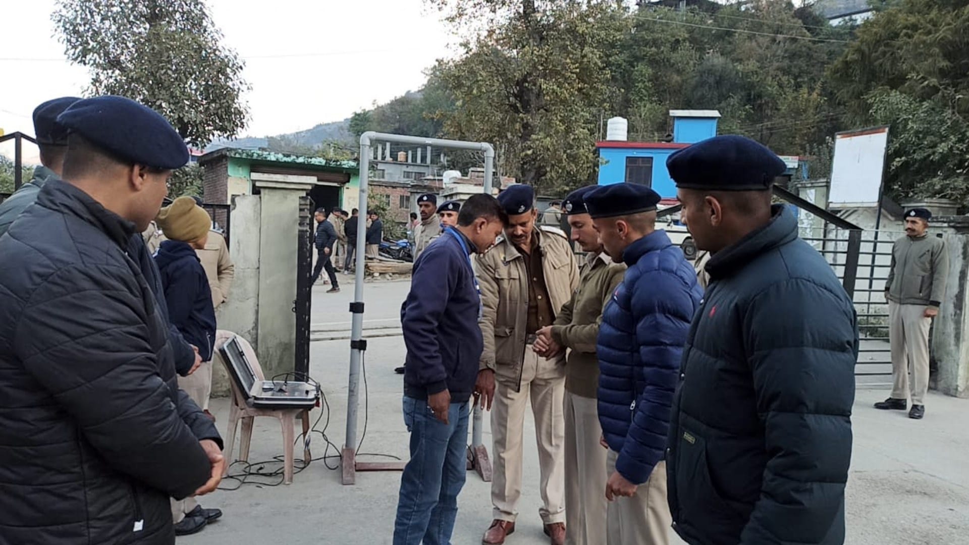 Himachal Election Results today Photos of employees on counting center