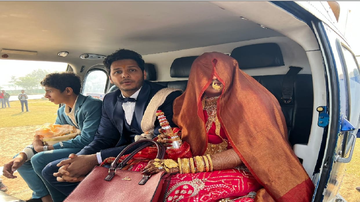 After Marriage bride and groom reached home in a helicopter
