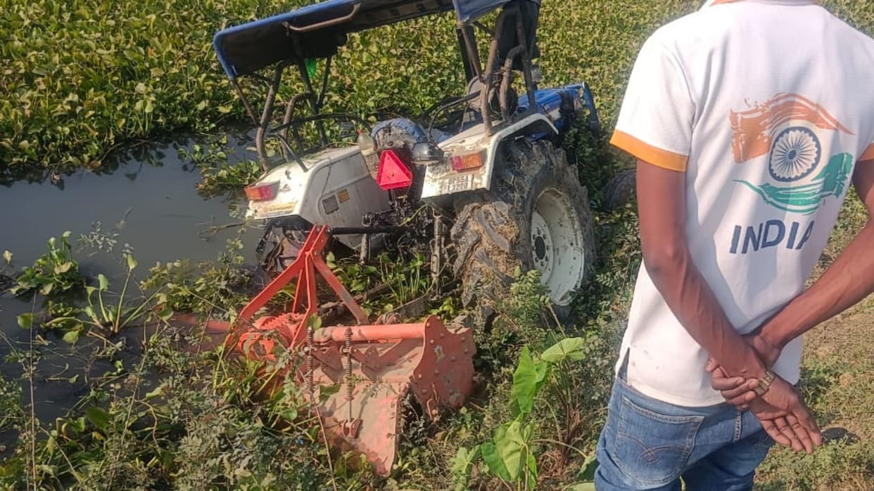 Uncontrolled tractor overturned driver crushed to death in siddharthnagar