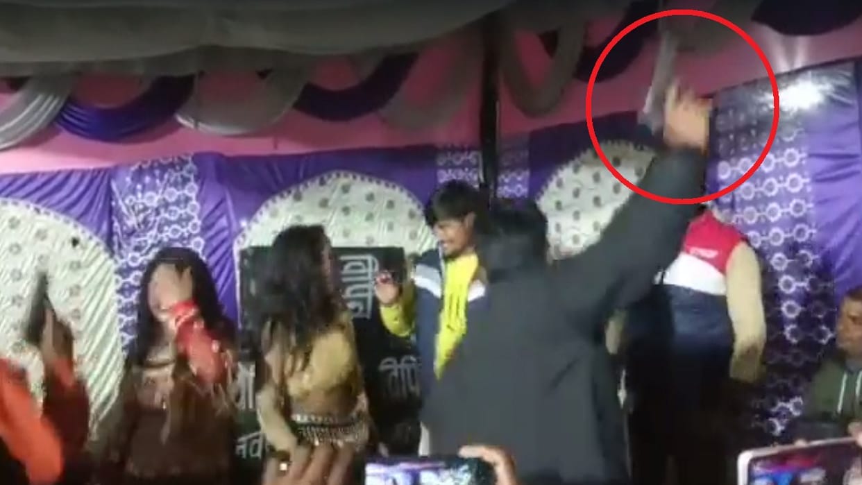 Video of teenagers dancing on DJ with pistols in Gorakhpur viral on social media
