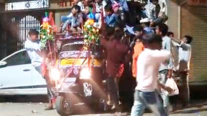 More than 50 passengers in an auto in Alirajpur, video viral