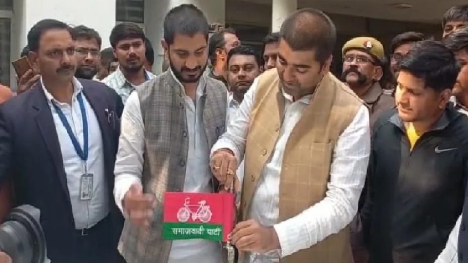 Dimple won with record votes in Mainpuri lotus blossomed for first time in Rampur
