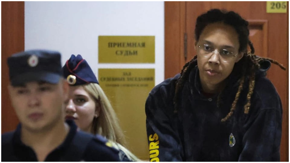 Russian American Prisoner Exchange Basketball Player Brittney Griner with US Arms Dealer News in Hindi
