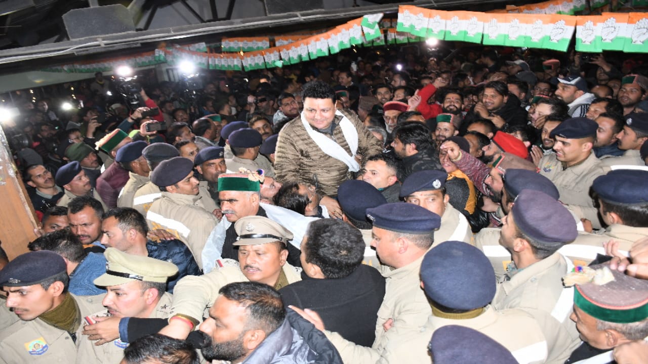 High voltage drama continued throughout the day, Congress MLAs were carried on the shoulders in the midst of a