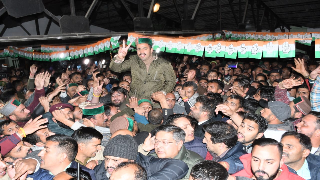 High voltage drama continued throughout the day, Congress MLAs were carried on the shoulders in the midst of a