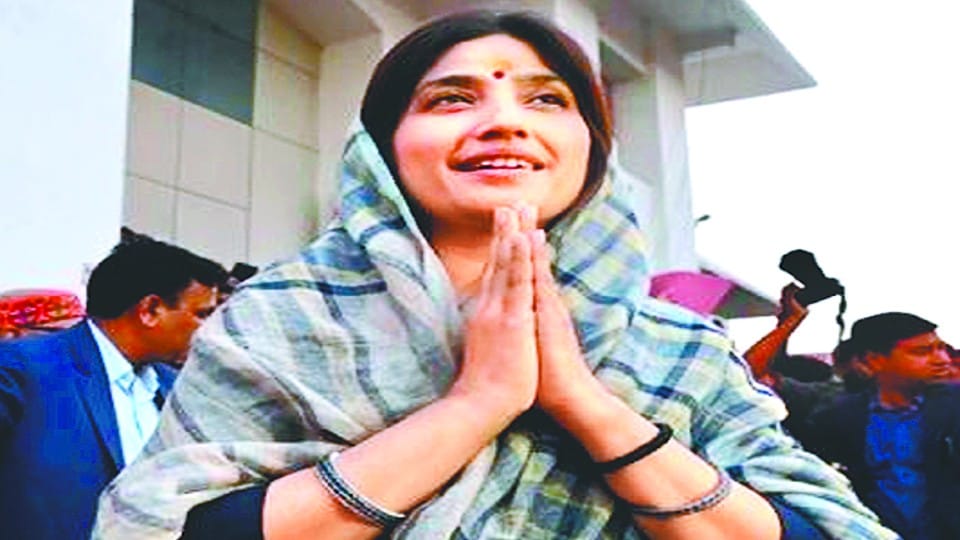 Dimple Yadav got lead in five assembly constituencies in Mainpuri By Election 2022
