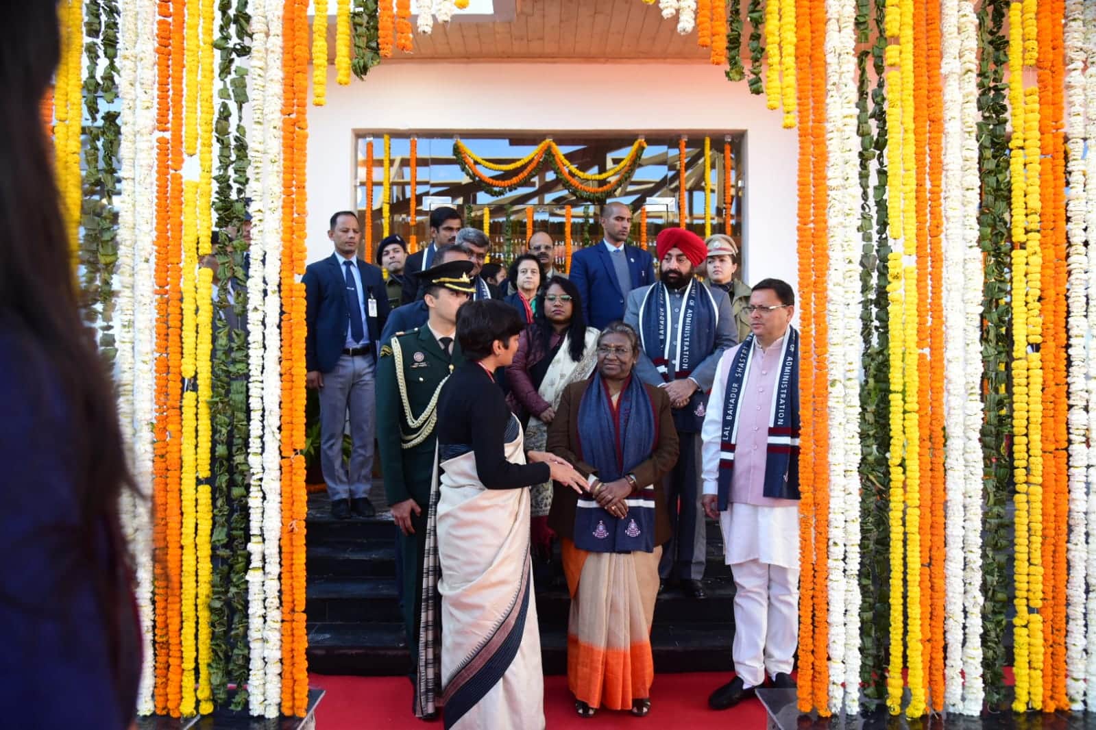 President Draupadi Murmu gave mantra to ias officers in LBS Academy Mussoorie Visit