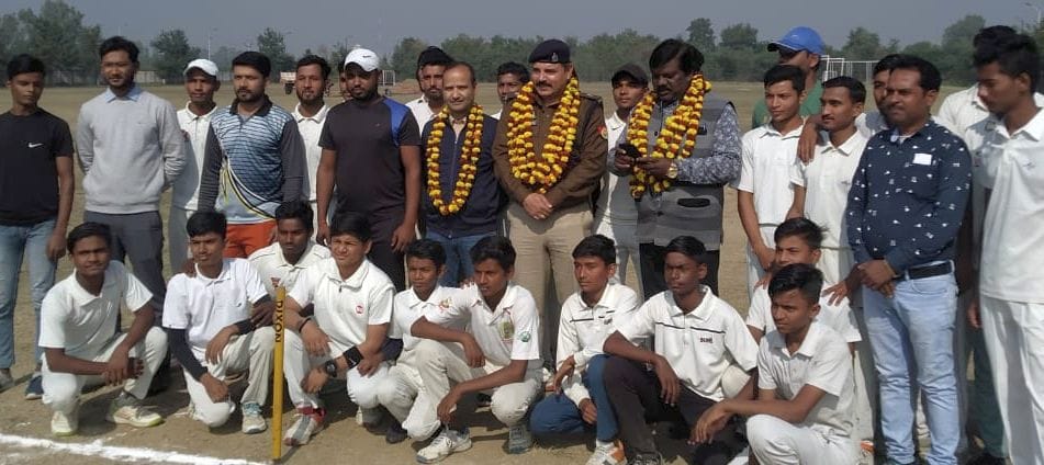 Chitrakoot: Trial for selection of divisional cricket team begins