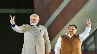 भाजपा मुख्यालय में पीएम मोदी और अध्यक्ष जेपी नड्डा।