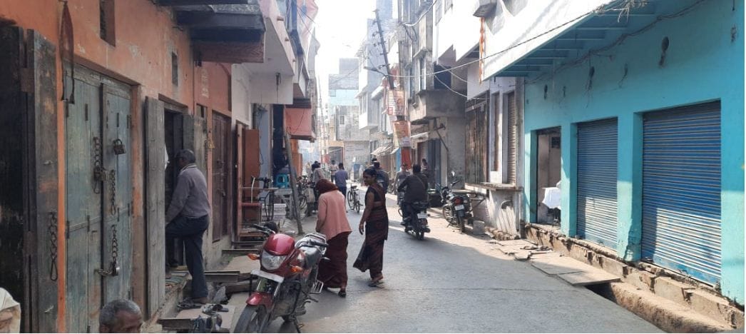Hathras: Sikandrarau, Purdilnagar markets closed on rumor of GST team raid