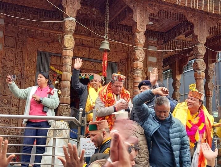 Congress immersed in celebration, takes out victory rally in Manali