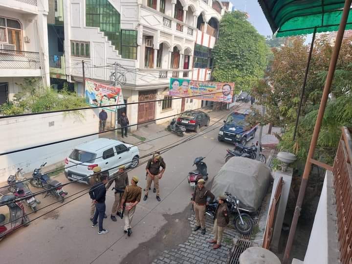 CM Yogis Kanpur visit, SP MLA stopped by the police, Congress state secretary detained