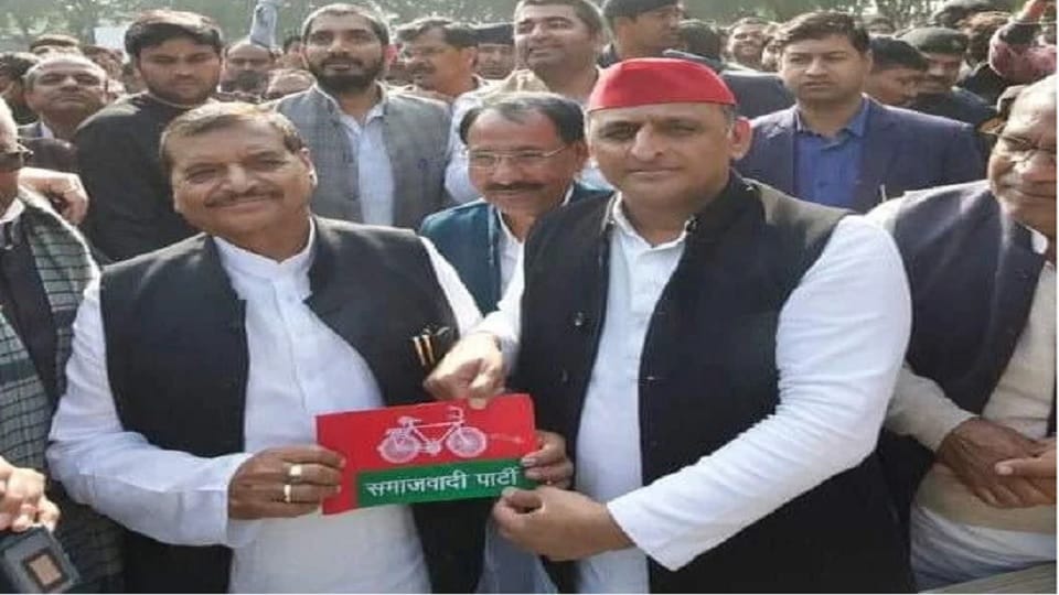 Dimple won with record votes in Mainpuri lotus blossomed for first time in Rampur