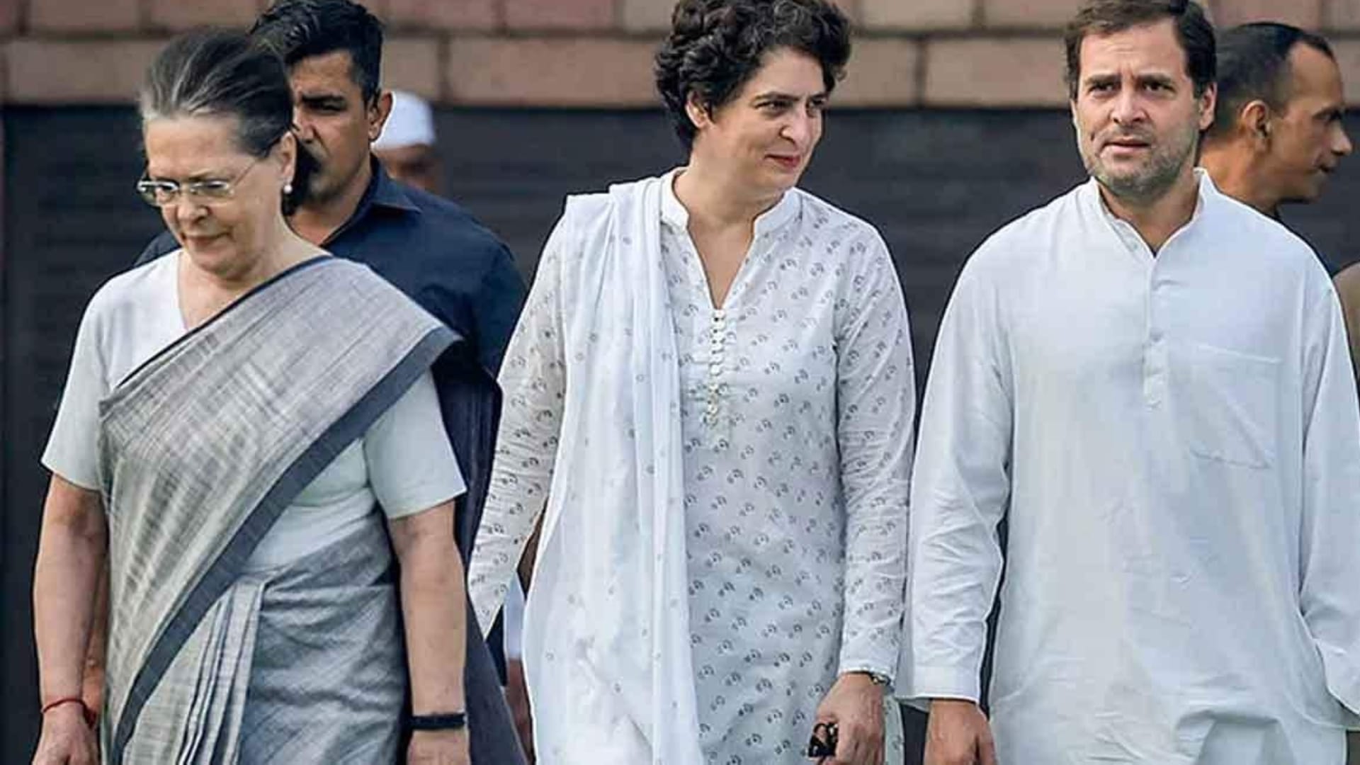 सोनिया गांधी, प्रियंका और राहुल