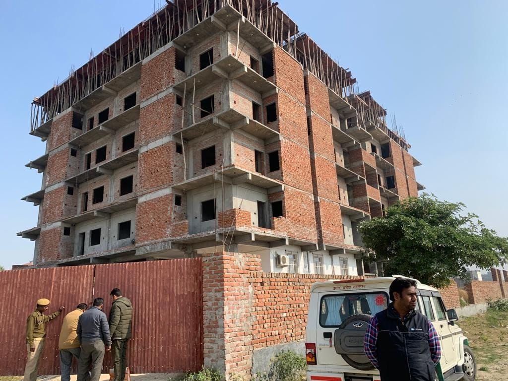Multi-storey seal under construction without making a map