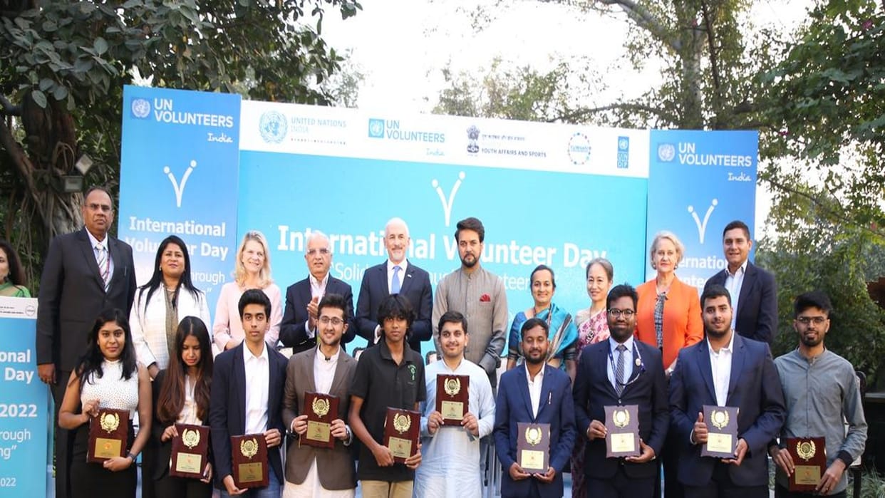 Volunteer Award honoring the spirit of service of the youth of India