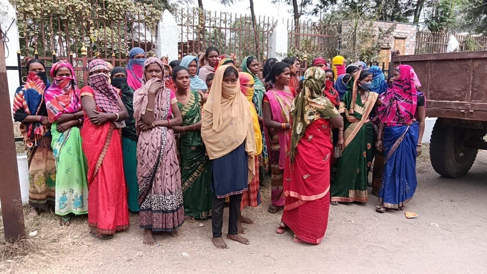 Women assaulted on the pretext of catching liquor in the village