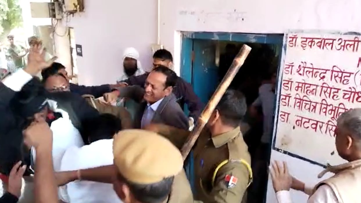 ACB team attacked in Bharatpur doctor caught taking bribe