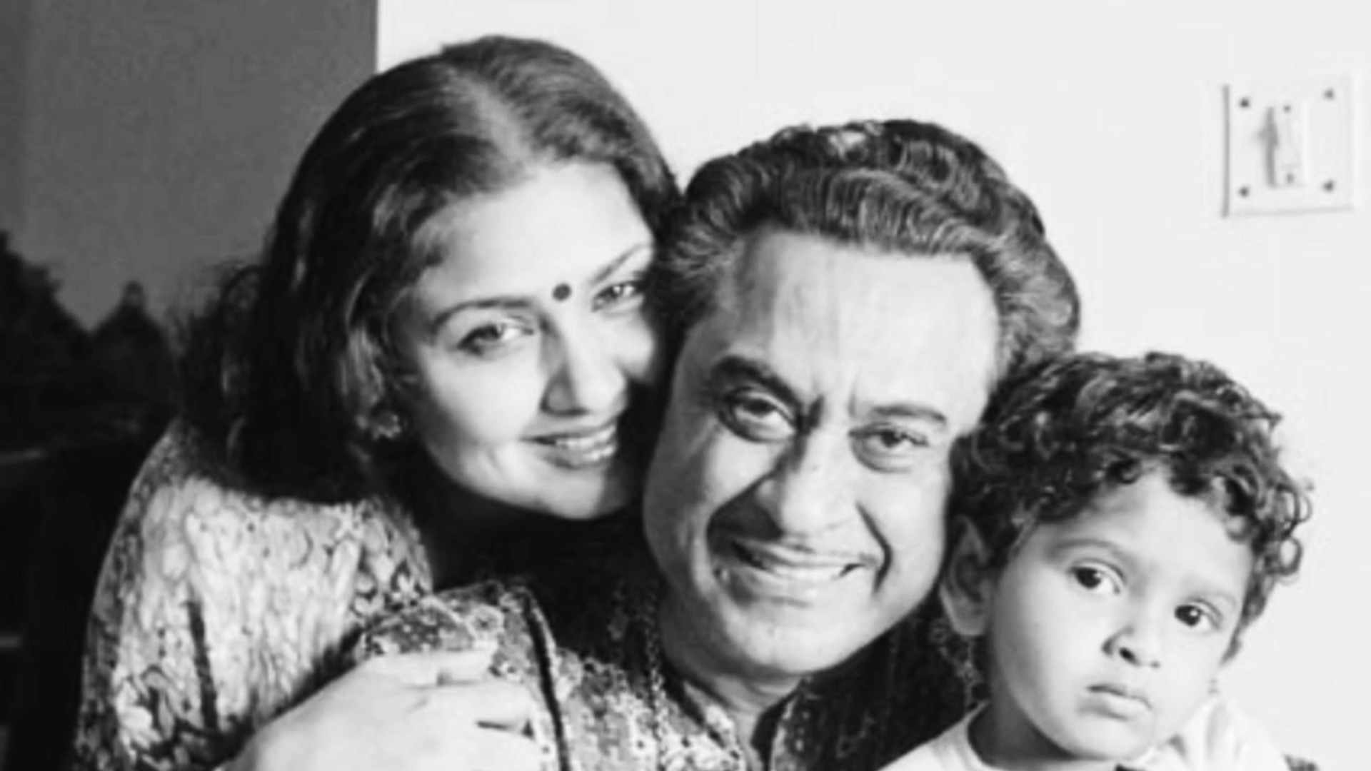 ashok kumar death anniversary when he became hero his marriage was broken know about his life journey