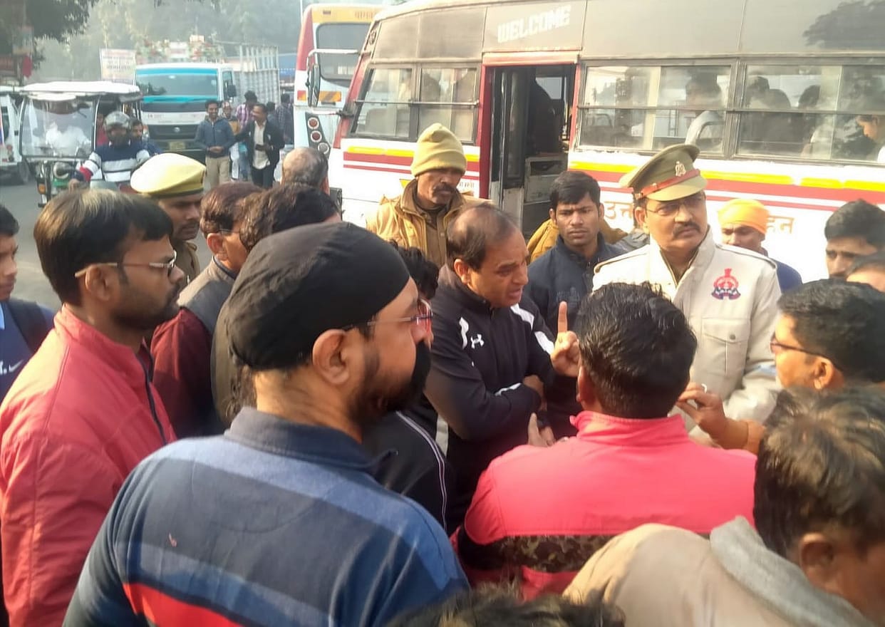 Buses stops for four hours, passanger suffers difficulties