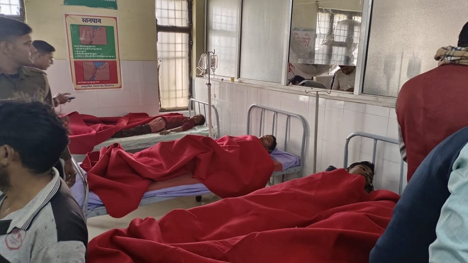 health of 45 children deteriorated after eating mid day meal of government school