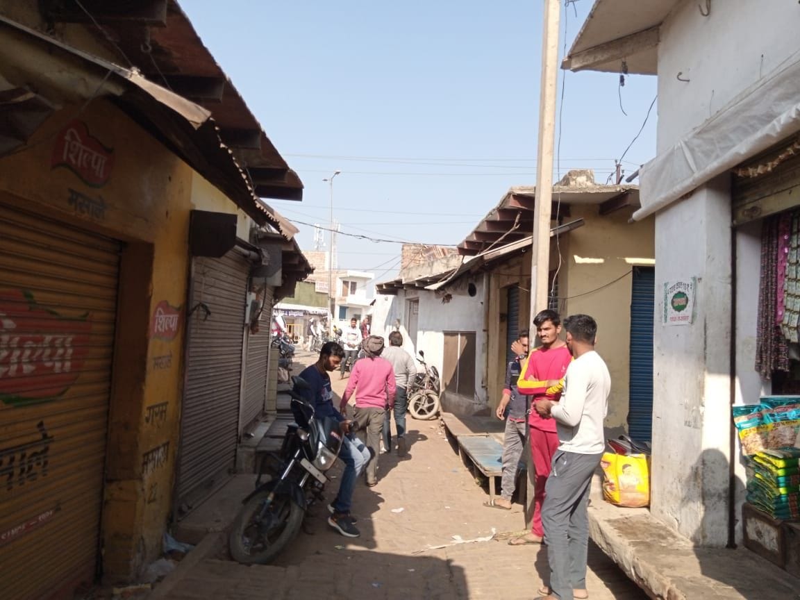 Hathras: Market remained closed for the whole day due to fear of GST raid