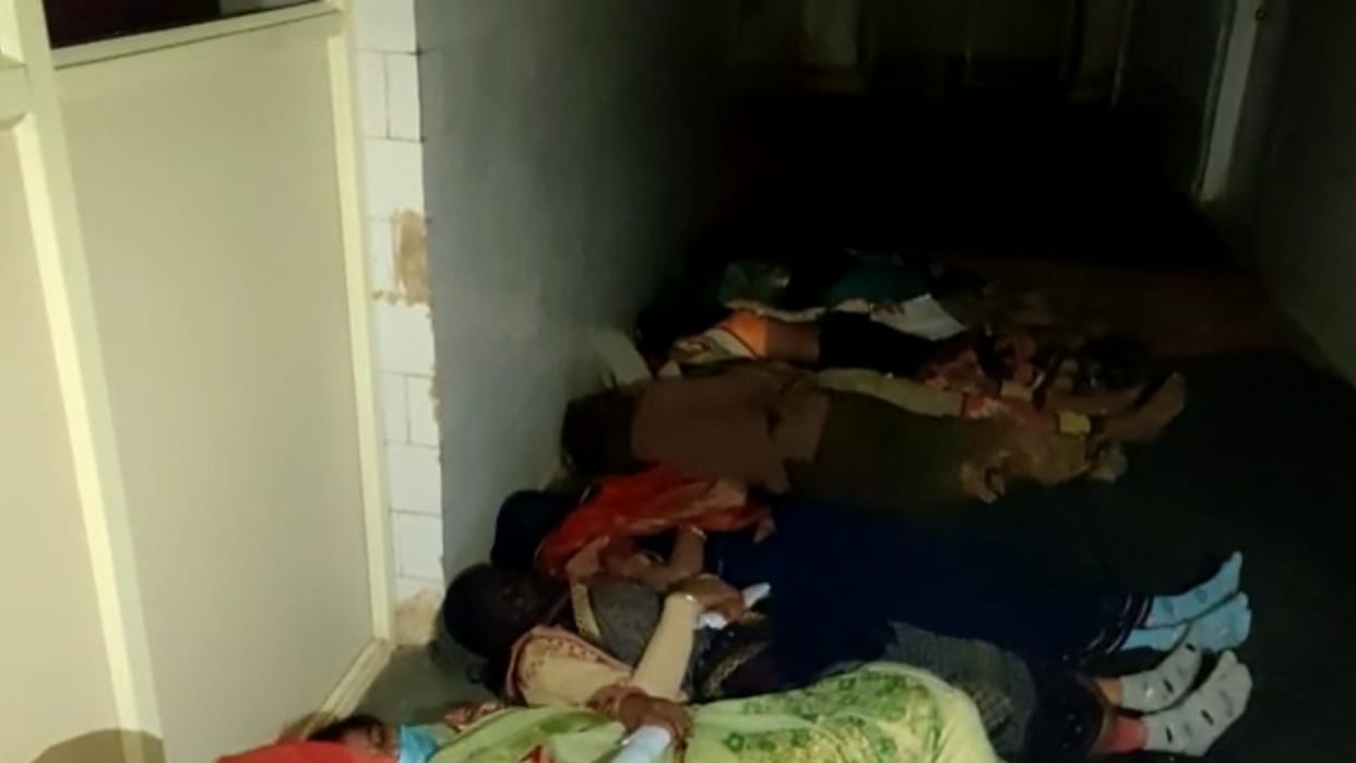 sterilization of women is being done by lying on the ground in Sheopur