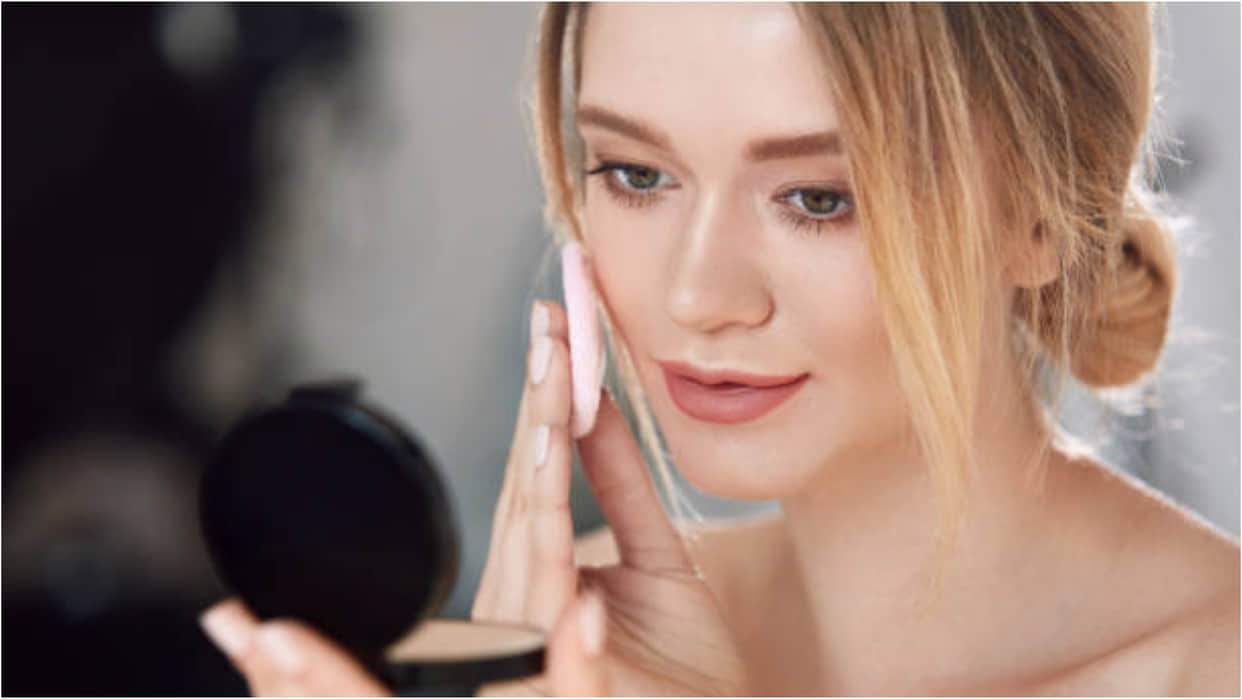 How To Choose Compact Powder For Skin Tone Know Step By Step Guidelines in Hindi