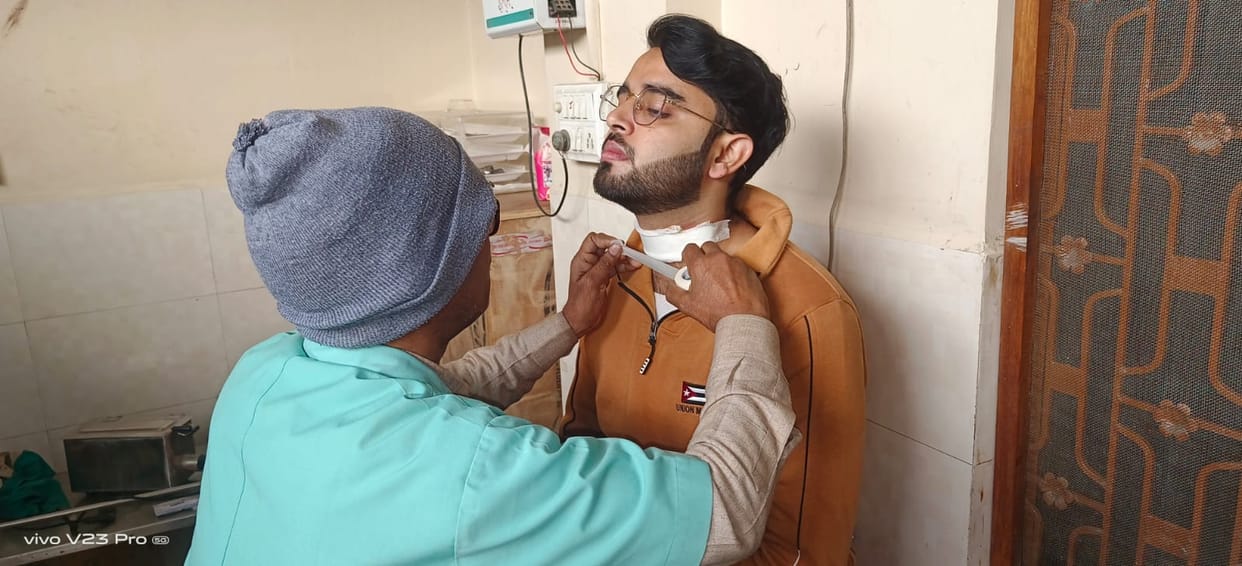 Young man throat cut with Chinese manjha