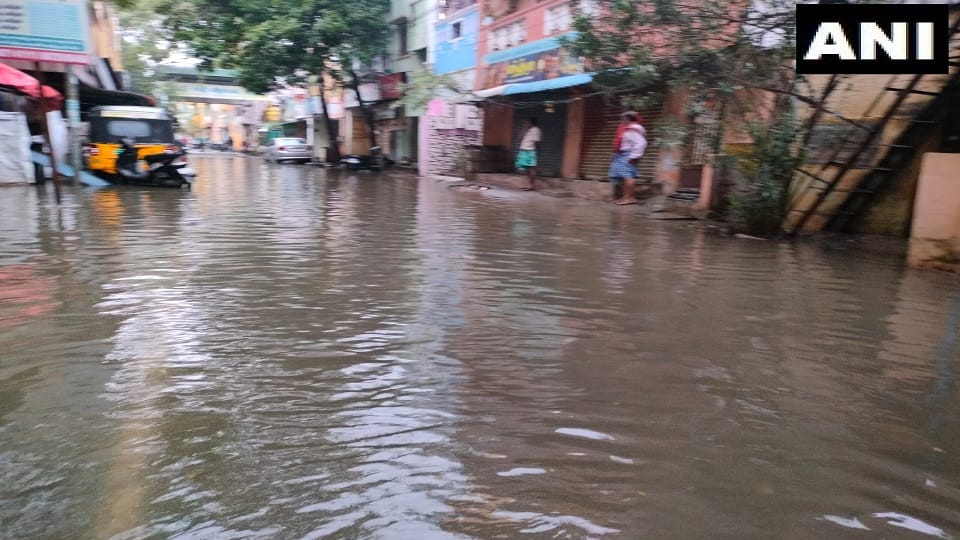 cyclone mandous tamil nadu puducherry andhra pradesh red alert weather updates rainfall thunderstorms