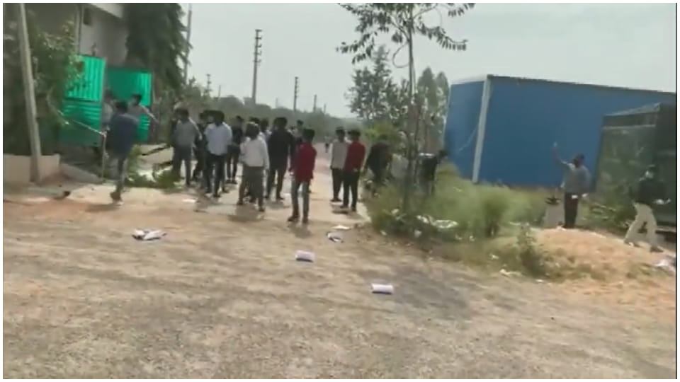 Telangana: 100 youth barged into house and kidnapped a girl in Ranga Reddy, video viral