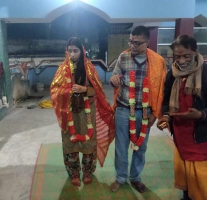 Used to study English, taught her the lesson of love: Teacher married a student 20 years younger in Samastipur