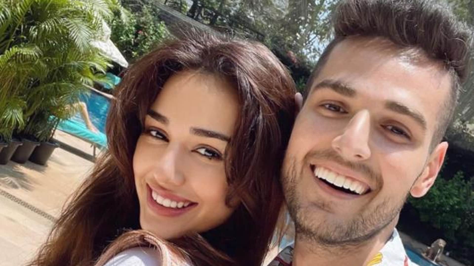 Salman Khan Pooja Hegde To Rhea Chakraborty Bunty Sajdeh Bollywood Celebs Who Are Allegedly Dating