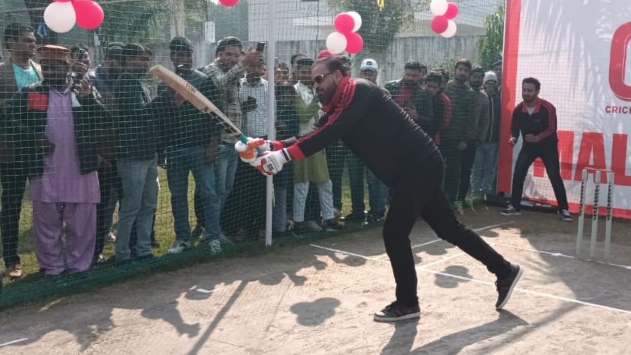 Yousuf pathan in Malihabad inaugrates a cricket academy.