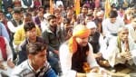 घंटाघर स्थित छोटे हनुमान मंदिर के सामने हनुमान चालीसा का पाठ करते राष्ट्रीय हिंदू शेर सेना के पद?