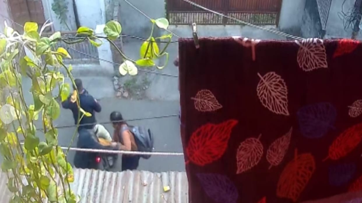 Granddaughter clashed with miscreants to save grandmother coil from being looted