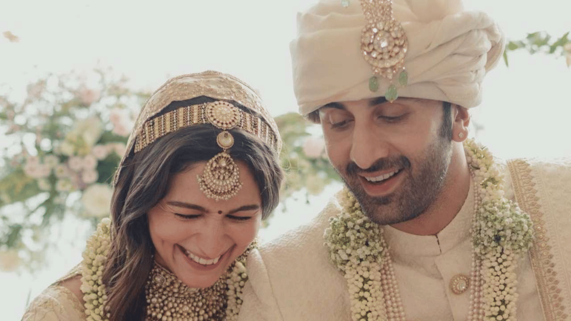 Ranbir Kapoor wins hearts as he picks wife Alia Bhatt chappals while visiting bereaved Aditya Chopra watch