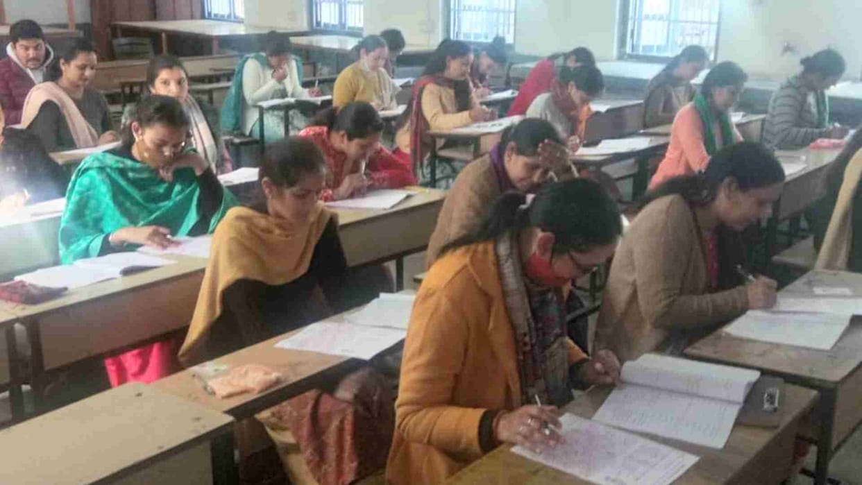 power cut during himachal pradesh teacher eligibility test in joginder nagar exam centre