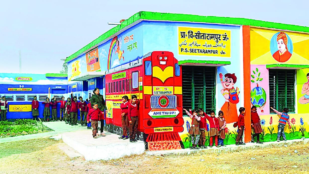 Nipun Bharat Express train is shaping the future of children in Amethi.