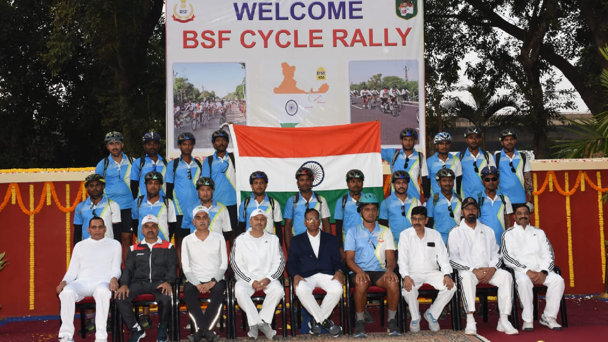 BSF Cycle Rally 19 jawans 3150 kms four states and six frontiers gave message of unity