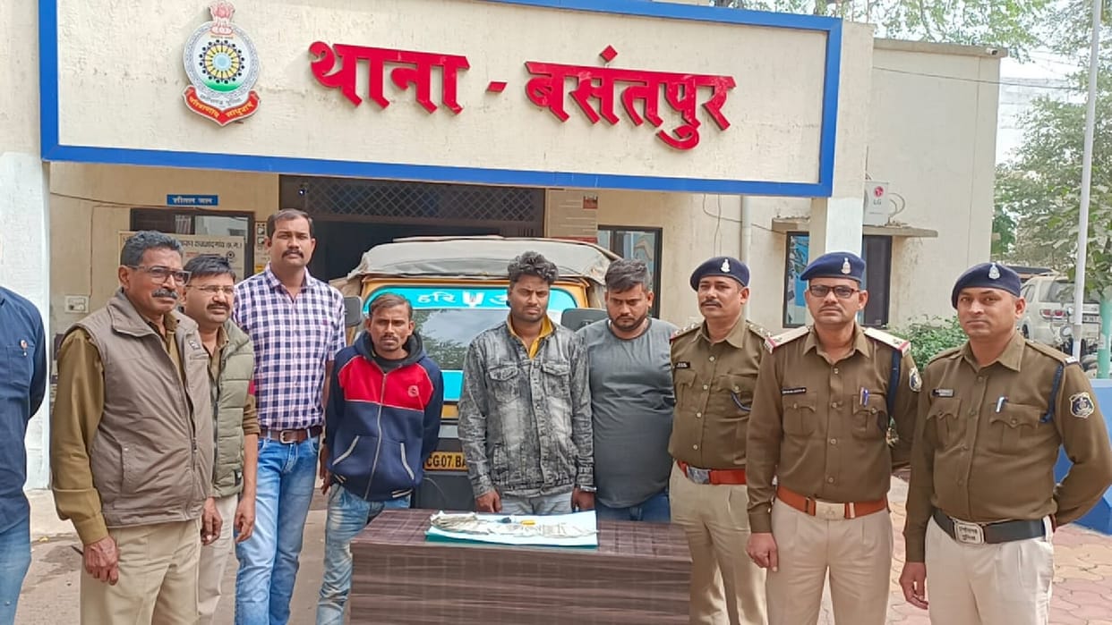 chhattisgarh police arrested three accused of stealing money