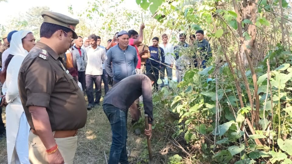 Rudrapur News: Police removed dead body of eight year old boy child from grave for postmortem