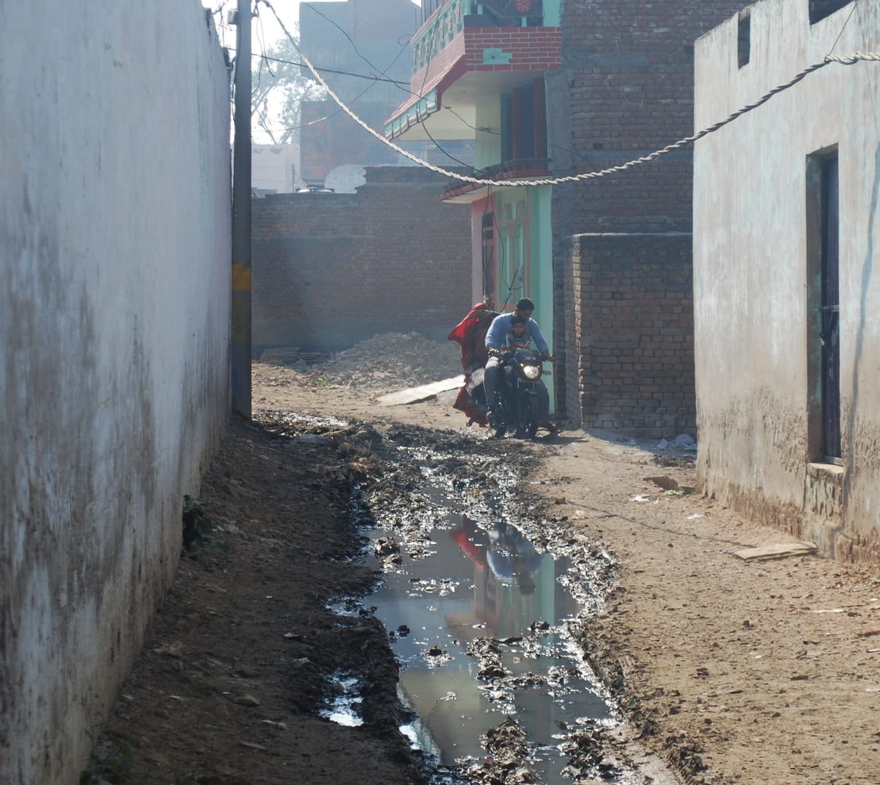 Hathras: Rough roads, dilapidated wires, difficult living in new residence