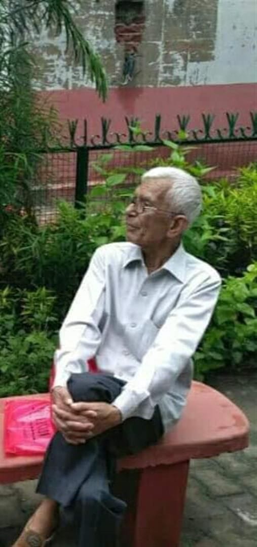 Hathras: Death of former Principal Dr. Ravindra Mohan Sharma, wave of mourning