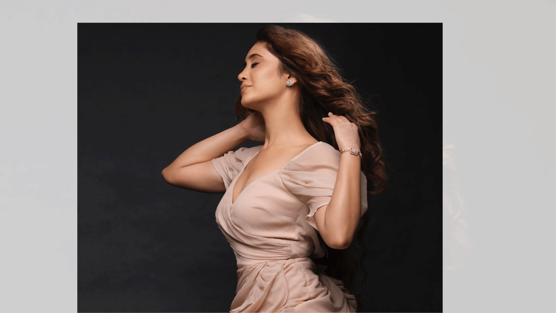 Tv actress Shivangi Joshi aka Naira shares her glamourous pictures amid her dating rumours