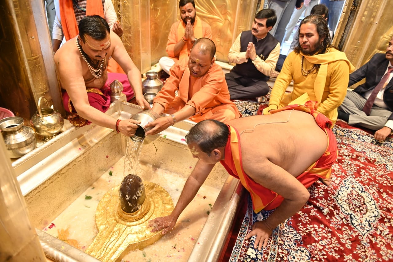 CM Yogi visit varanasi more than 100 times worship in kashi Vishwanath temple 92 times till now