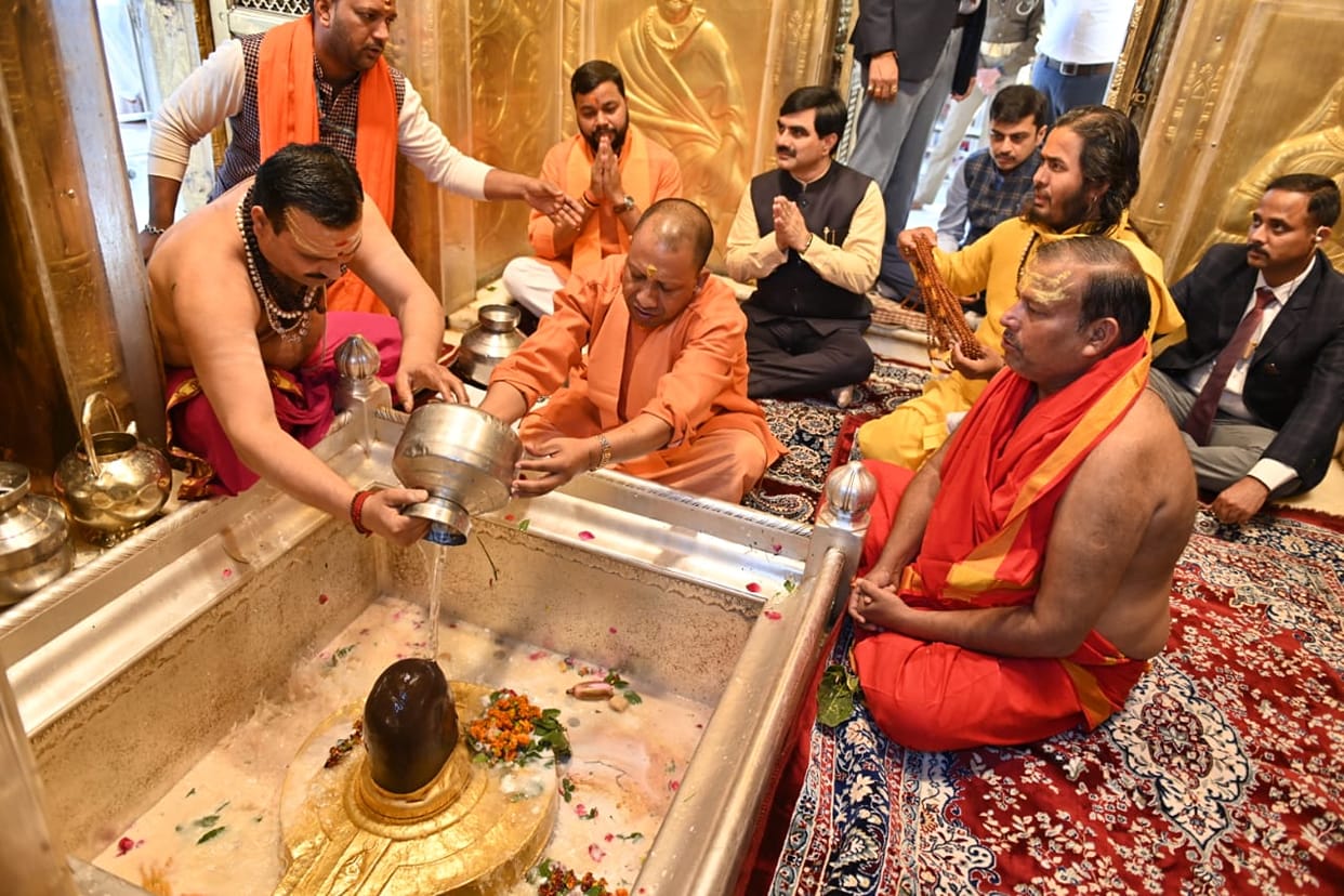 CM Yogi visit varanasi more than 100 times worship in kashi Vishwanath temple 92 times till now